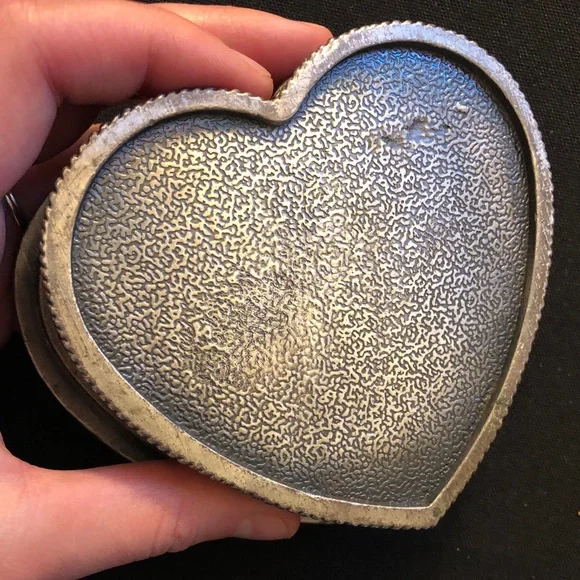 Vintage Metal heart trinket box gothic distressed look - Picture 5 of 10